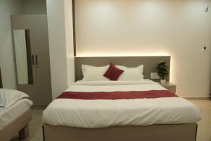 Hi-Fi Service Apartment