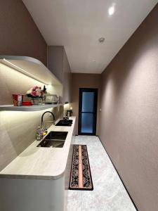 Luxury 1-Bedroom Apartment The Aurora - Central Location