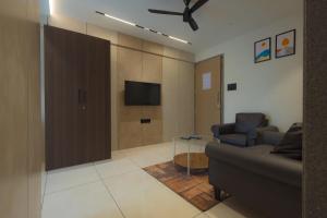 Nirrtul Platinum 1BHK Apartment Cozy & Quite