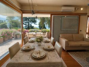 Gardone Apartment lake view and free parking