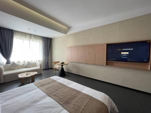 Clover Hotel & Spa