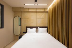 Nirrtul Emerald 1BHK Apartment Cozy & Quite