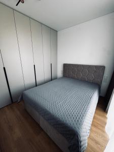 Apartment in the city center near park and river 5