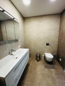 Apartment in the city center near park and river 5