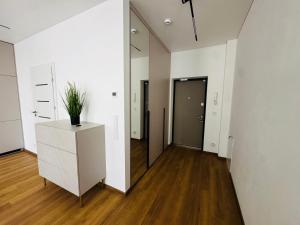Apartment in the city center near park and river 5