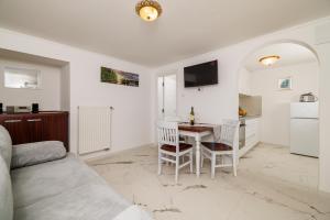 Apartments Mara