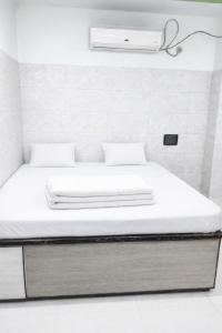 Shalimar Home Stay - FREE PICKUP