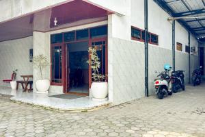 RedDoorz at Hotel AVA Malioboro