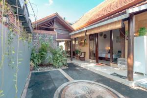 2BR Villa De Bruine with Private Pool in Quiet Area