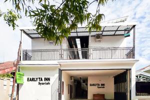 Urbanview Earlyta Inn Syariah Near Stasiun Tegal