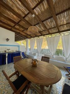 House in residence with swimming pool and tennis court