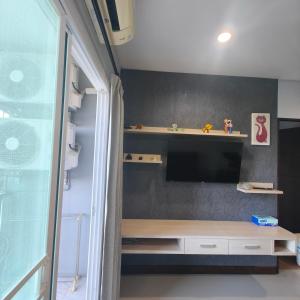 Cozy apartment Ao Nang - 1 bedroom 1 bathroom living room and kitchinette