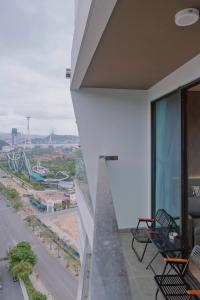 Modern Balcony Studio Near Sun World - The Holiday Ha Long