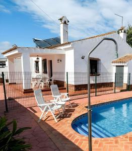 Casa con piscina privada muy cerca del pueblo