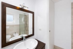 Renew Terrace F with Swimming Pool 70m from the Beach