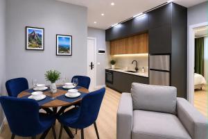 Apartments E & E