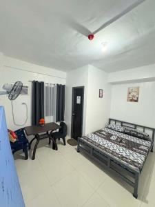 Calatagan Transient Rooms for 5 min drive to floating cottage ports