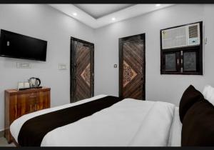 Hotel Stay Easy Near Krishna Nagar Delhi