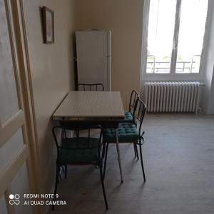 Maison au pied des coteaux