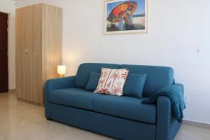 New studio with balcony near Gallieni metro