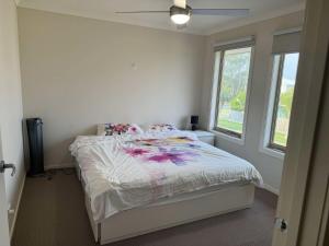 Cheerful 3 bedroom house with indoor fireplace