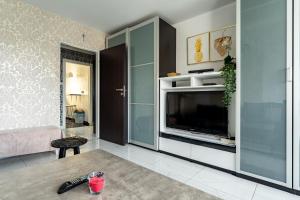 Przymorze Glamour Apartment by BookingHost