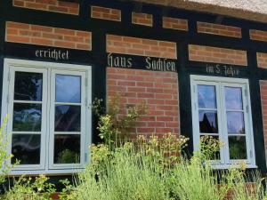 Romantische Doppelhaushälfte in Alt Rehse