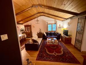 Chalet Leonard House in the Woods