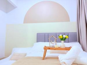 Perfect for Families & Larger Groups, KL MRT- M Vertica
