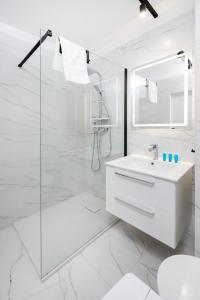 Łódź Downtown Apartment 19A by BookingHost