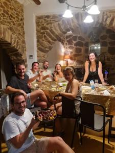 Casa rural rústica para parejas, familias o amigos a la montaña de EL COLMENAR