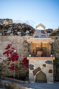 Alexandras Stone House with Private Spa Tub by Konnect