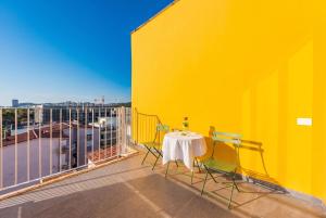 8th Floor Apartments, Golem