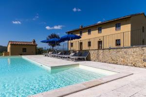 Villa Il Caggio by PosarelliVillas