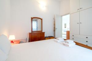 Summer Holidays Apartment by RentalsPro-Nea Fokaia
