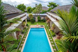 Tropical Retreat-Pool-Mins To Beach-Room 2