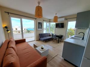 Apartment with sea view