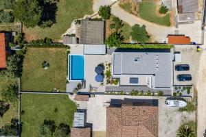 Villa Pergosa near Medulin for 8 persons with 38 m2 pool, sea view - only 200 meters from beach