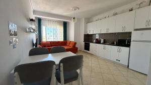 Danny Apartment