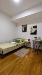 Roosevelt City Center Apartment