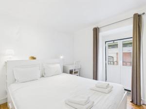 Charming 1BR w Terrace in Alfama | By Airnest