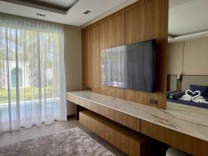 Gold Chariot, Private Luxury Villa Bangtao