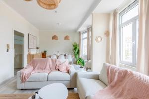 Family Getaway Steps from Sea & Centre