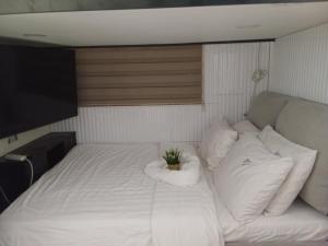 Urban Deca Edsa Shaw Condo