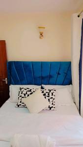 Evarine Bnb- Stylish 1 BR opposite Garden city, Thika Road