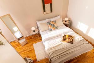 Urban Harmony Elegant 2BR Living