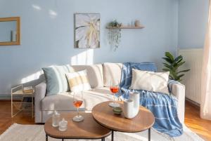 Urban Harmony Elegant 2BR Living