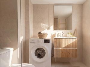 Urban Harmony Elegant 2BR Living