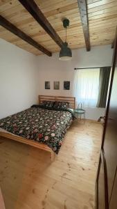 Casa dintre munti