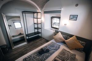 4 Rooms